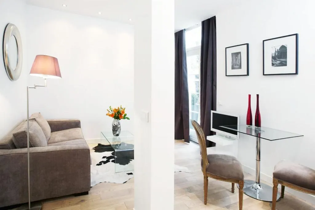 Helzear Montorgueil Suites Paris 0*,  France