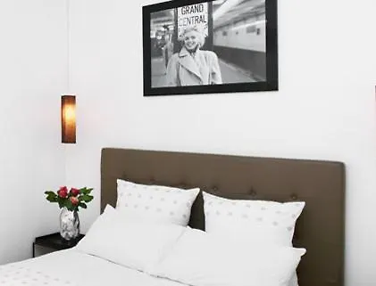 Helzear Montorgueil Suites Paris 0*,